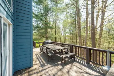 Image de Deer Pass - maison de 6 chambres au bord du lac dans la communauté tranquille de Blakeslee