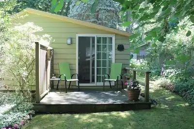 Image de Cottage de charme dans Dist historique avec de beaux jardins-5 minutes à pied de la ville