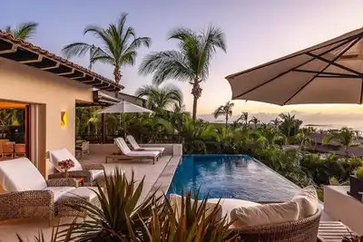 Image de Villa spacieuse avec vue à l'infini situé Four Seasons Private Villas