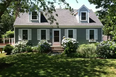 Image de Charmant Cape Home avec vue sur la baie fantastique!