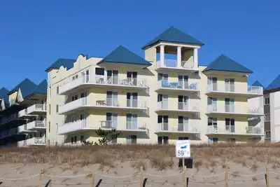 Image de Adagio * Magnifique Condo Ocean Block 3 chambres, 3 salles de bain avec piscine intérieure, unité 207