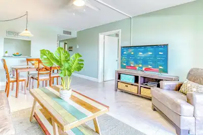 Image de Condo fabuleux dans un emplacement Top! Sur la plage et à quelques pas de la jetée!