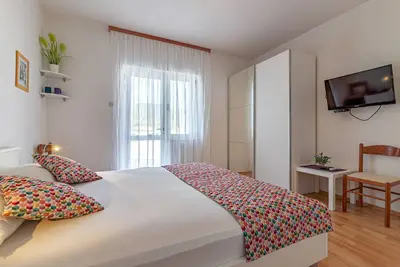 Image de Appartement de deux chambres avec la terrasse Jelsa, Hvar (A-134-a)