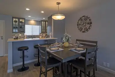 Image de Incroyable 2Bd / 2Ba Scottsdale Condo directement en face de Fashion Square