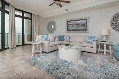 Image de Phoenix West Ii ~ Rivière paresseuse et toboggan aquatique! ~ 3br 4ba * Gulf Front *
