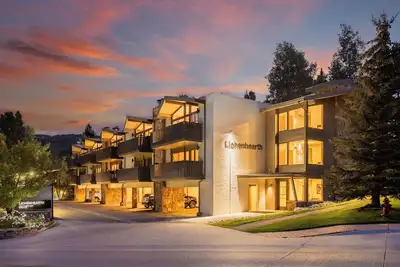 Image de Lichenhearth - CoralTree Residence Collection
