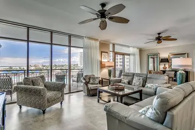 Image de Superbe condo en bord de mer au 2ème étage avec une vue imprenable à North Beach Plantation