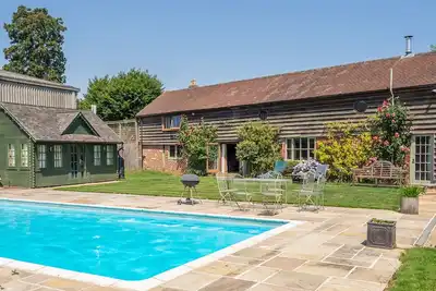 Image de Restaurée avec goût, Rose Barn est le refuge parfait pour un couple ou une famille.