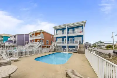 Image de ÉTÉ ÉCONOMIES Ici! Beachfront Location! ! ! * Sleeps 14 *