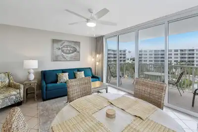 Image de Destin West, Bayside, 2 balcons, vues sur la baie et le golfe, Beaucoup De FENÊTRES