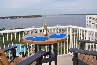 Image de Bayhouse Penthouse-1 Br + Bunks-Best Views-2 balcons-Bbq sur terrasse