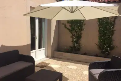 Image de Studio climatisé avec charmant petit jardin à Villeneuve les Avignon