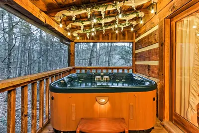 Cabane en rondins romantique à Sevierville avec bain à remous près de la ville
