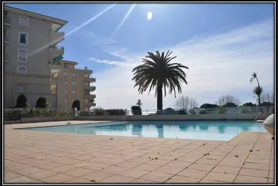 Image de Appartement à Juan Les Pins dans résidence avec piscine