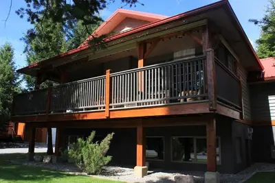 Image de Windermere Copperpoint Golf \/ Ski \/ Snowmobile Family Chateau, Invermere.