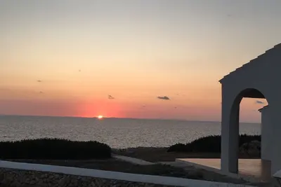 Image de Maison De PREMIÈRE Ligne, À Pied De La Plage. Familles IDÉALES. Vues Impressionnantes