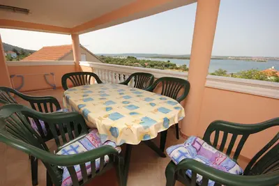 Image de Appartement de deux chambres avec la terrasse et la vue sur le mer Kraj, Pasman (A-331-d)
