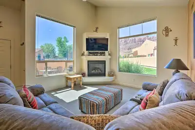 Image de Moab Townhome w \/ Pool Access & Stunning Mtn Views!
