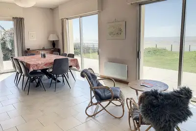 Image de Villa avec jardin et accès direct plage, terrasse, 5 chambres, 2 salles d'eau, wifi, parking