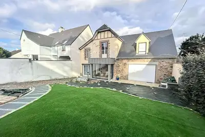 Maison à 100m de la plage, jardin privé, wifi gratuit, proche commerces et activités balnéaires