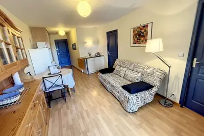 Image de Appartement T2 avec ascenseur, hypercentre, à 50m de la plage, Wifi, Tv connectée, linge en option