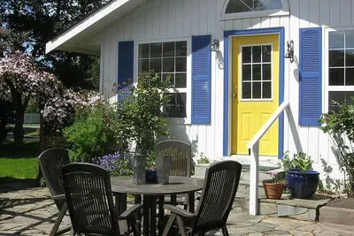 Image de Island Vacation Homes Billings Spit Cottage
