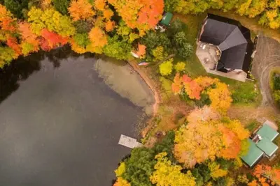 Image de Luxe 6 Chambre Muskoka Chalet / Cottage plage privée w / Crystal Clear Water!