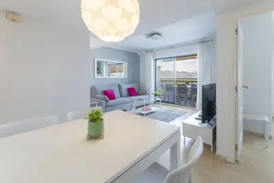 Image de Appartement avec piscines \/ wifi \/ barbecue. Décoration moderne Idéal pour les familles.