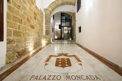 Image de Maison Petra - Appartement dans un ancien bâtiment historique au coeur de Palerme