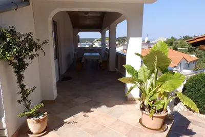 Image de Appartement de deux chambres avec la terrasse et la vue sur le mer Kampor, Rab (A-12273-a)