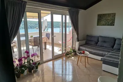 Image de Appartement de deux chambres avec la terrasse et la vue sur le mer Kampor, Rab (A-5032-b)