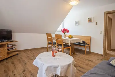 Image de Ferienwohnung Kirschzauber, 65qm, 2 Schlafzimmer, 1 Wohn-\/Schlafzimmer, max. 4 Personen