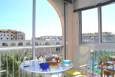 Image de Appartement lumineux 2p avec loggia et parking à Sète