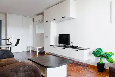 Image de Appartement T3 climatisé avec piscine, balcon, parking, à 400m de la plage - Narbonne-Plage