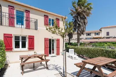 Image de Pavillon 5 pièces avec piscine, terrasse et Wifi - 8 pers, Narbonne-Plage