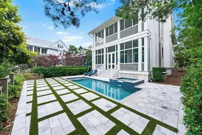 Image de Designer 6 Bedroom Home w / Chariot électrique, cuisine gastronomique et plus encore!