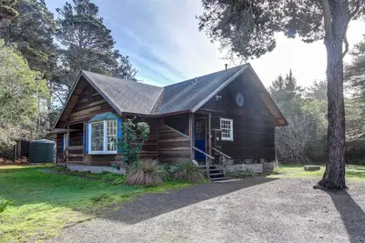 Image de Cottage w / terrasse et poêle à bois - marcher jusqu'à l'océan, la plage et les falaises!