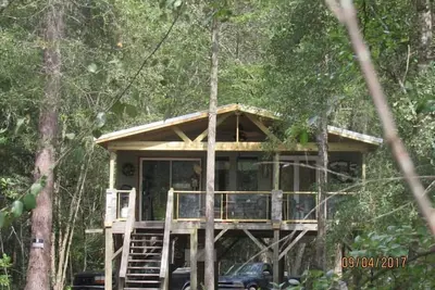 Image de Cabine sur la rivière Canoochee à Claxton, Ga