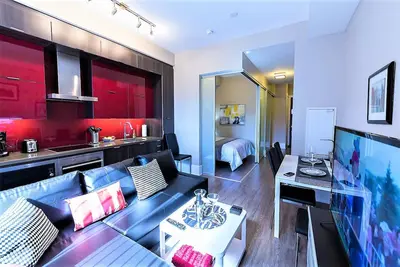 Image de Suite à la Tour Cn Haut de gamme, Metro Convention & Rogers Centre