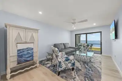 Image de Mariner Pointe # 1051: vues incroyables sur la baie, excellent emplacement et équipements!