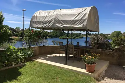 Image de Magnifique appartement en bord de rivière avec jardin privé donnant sur La Dordogne.