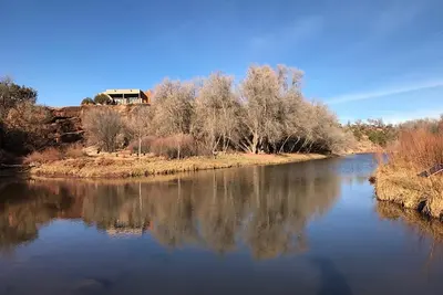 Image de La Pecos River Cliff House, c'est magique!
