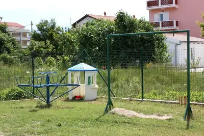 Image de Appartement de deux chambres avec la terrasse Lopar, Rab (A-5019-b)