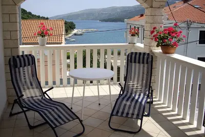Image de Appartement d'une chambre avec la terrasse et la vue sur le mer Marina, Trogir (A-10003-d)