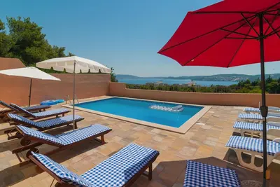 Image de Belle maison à Seget Donji avec WiFi