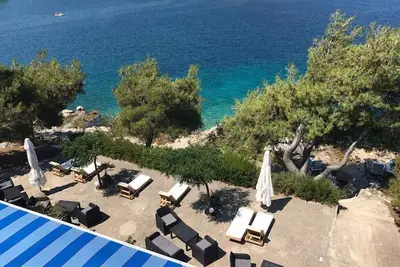 Studio avec terrasse et vue sur la mer
