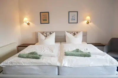 Image de petite chambre double avec balcon - Gästehaus Knuth