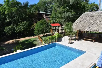 Image de Situé dans 15 acres de jungle, et à proximité du célèbre Atm et des ruines mayas