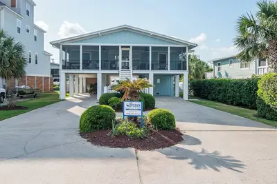 Image de Pieds nus sur la plage: 6 Br \/ 4 Ba maison à Pawleys Island, pour 14 personnes
