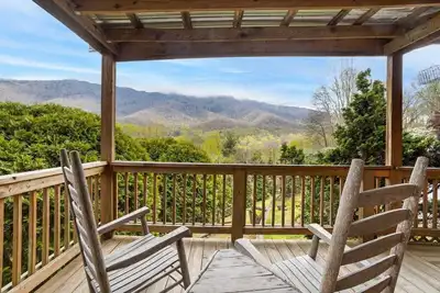 Image de 4br, bain à remous, vue Grandfather Mtn, à proximité de Beech Mtn, Sugar Mtn, Valle Crucis, Br Parkway